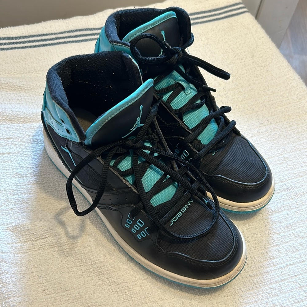 2013 Nike Air Jordan’s 23 xc , blue and teal color way Siza 6Y